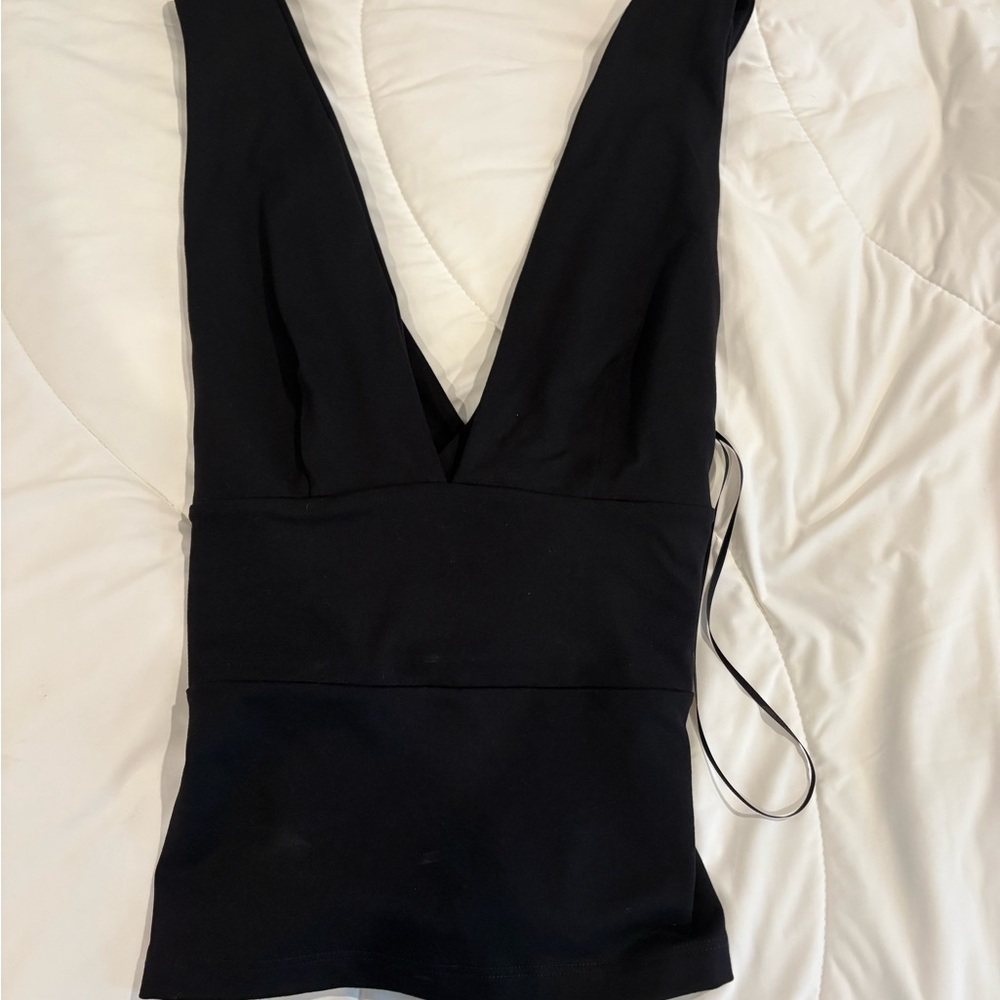 Elegant Black Sleeveless Top ( New No Tag)